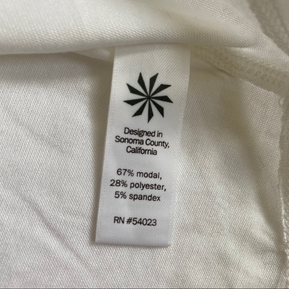 NWOT Athleta Long Sleeve Athleisure Tee - Picture 4 of 4